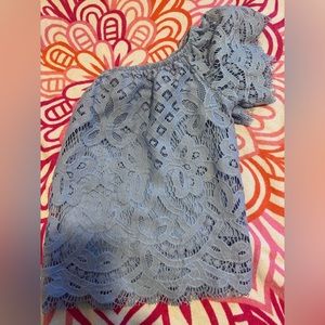 Express shoulder lace crop top